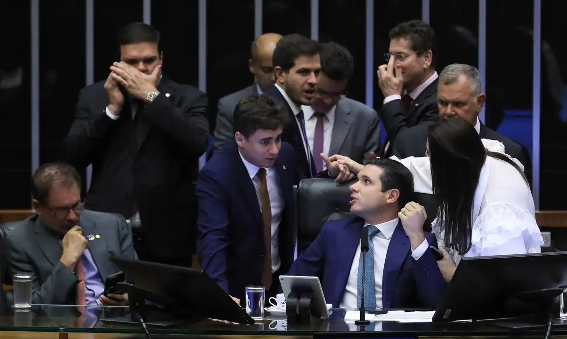 PEC da Blindagem: Entenda o Projeto, Seus Defensores e as Razões da Polêmica