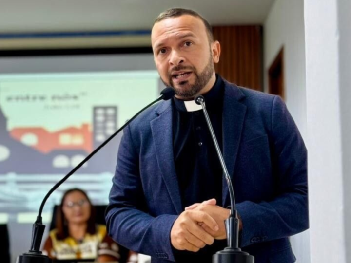 A HIPOCRISIA SAGRADA DE XAPURI: QUANDO O CLERO VIRA PECADO SÓ SE FOR DO LADO ERRADO